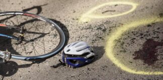 Ciclista muore travolto da furgone nel pavese.