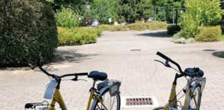 Il Comune di Assago dona 2 biciclette alla Rsa Pontirolo.
