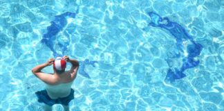 Piscine aperte a ferragosto.