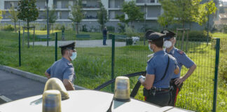 Uomo trovato morto su una panchina in via Breda.