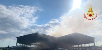 Incendio discarica nel pavese, probabilmente doloso.