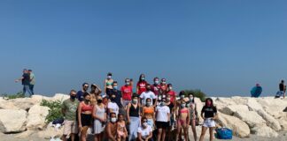 La spiaggia di Sottomarina di Chioggia ripulita dai volontari chiamati a raccolta da Roncato.