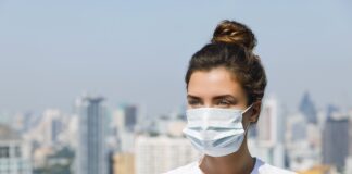 Coronavirus, ordinanza regionale, mascherina obbligatoria all’aperto se manca distanziamento, disposizioni su temperatura, scuola, trasporti e sport di base.