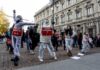 Coprifuoco e lockdown, flash mob dei lavoratori dello spettacolo in Piazza della Scala.