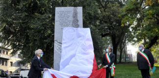 Inaugurato monumento in memoria delle vittime delle foibe in Piazza della Repubblica con Sala e De Corato.