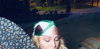 Anche Madonna indossa il foulard di Luigi Veccia per Save The Children in favore dei bambini di Scampia.