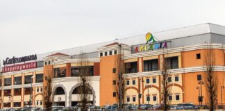 Coronavirus, centro commerciale lancia tampone sospeso.