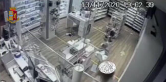 Tenta rapina in farmacia ma ci trova i falchi della Polizia, arrestato.