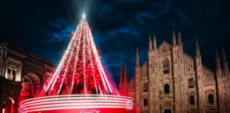 Coca_cola illuminerà l’albero di Natale in Piazza Duomo.