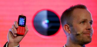 Telefoni “no smart”, un mercato che resiste ancora, venduti 74 milioni di pezzi.