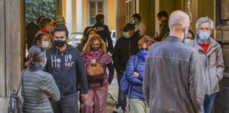 Lavoro, protesta del settore alberghiero davanti a Prefettura.