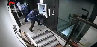 Assalti a bancomat, Carabinieri arrestano 10 persone.