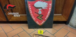 Minaccia 8 persone con machete a scopo di rapina, arrestato dai Carabinieri a Monza.