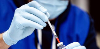 Vaccini, somministrazione Astra Zeneca sospesa in Italia, Francia e Germania.