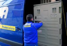 Sda Poste Italiane consegna 70.000 dosi di vaccino Astra Zeneca agli ospedali lombardi.