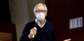 Vaccino, polemica Bertolaso-specializzandi: è attività formativa. No, è sfruttamento.