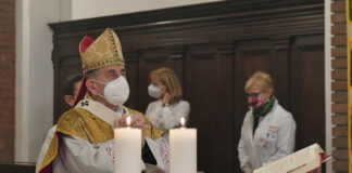 Monsignor Delpini al personale sanitario: perdonate pretese assurde.