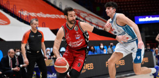 L’Olimpia si aggiudica il derby con Cantù.