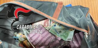 Cassiera chiama 112 e fa sventare rapina in supermarket.