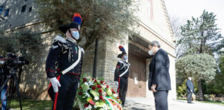 Coronavirus, Draghi a Bergamo per onorare la memoria delle vittime: lo Stato c’è.