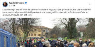 Anziani in coda per vaccino, Bertolaso furioso con Aria.
