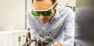 Un mini laser scova i melanomi grazie all’analisi dei suoni, progetto di crowdfunding dell’Università Bicocca.