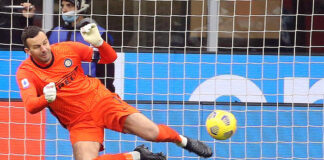 Inter, il portiere Handanovic positivo al covid.