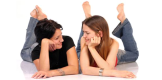 Una donna su 10 vorrebbe una relazione omosessuale.