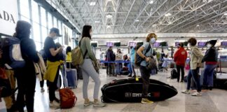 Coronavirus, tamponi gratuiti per i viaggiatori agli aeroporti di Linate, Malpensa ed Orio al Serio.