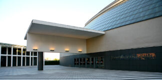 “Vietato l’ingresso” al Teatro degli Arcimboldi, progetti di restauro dei camerini.