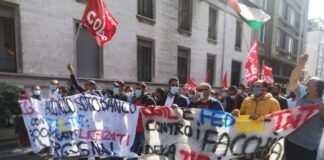 Fedex, presidio lavoratori davanti Prefettura diventa blocco stradale.
