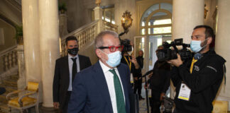 Varese, Maroni rinuncia, motivi di salute.