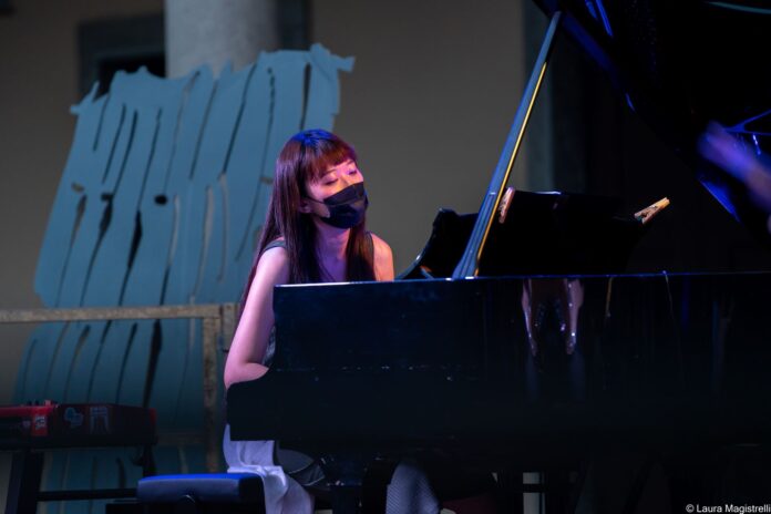 2021 giugno 21_Monique Chao nel chiostro del Conservatorio