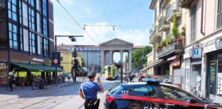 Rissa a bottigliate in piazza XXIV maggio, intervengono i Carabinieri.
