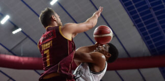 L’Olimpia chiude la serie con Venezia 3-0, ora via alla finale contro la Virtus Bologna.