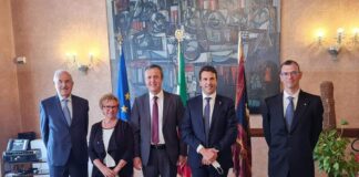 Delegazione uzbeka in visita a Venezia: opportunità di collaborazione per le imprese.