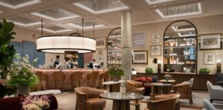 Riapre l’iconico indirizzo dell’ospitalità nel cuore di Milano, il Four Seasons Hotel. Si svelano la nuova Lobby, il Ristorante Zelo, il Bar Stilla e lo storico giardino.