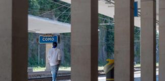 Incendio a stazione, disagi su ferrovia Como-Chiasso.