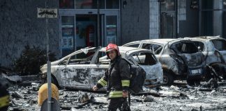 Incendio via Antonini, Vigili del Fuocco ancora sul posto. Pm: malfunzionamento sistema antincendio.