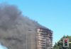In fiamme grattacielo di 15 piani in via Antonini, 90 famiglie evacuate.