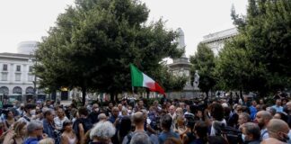 No Green Pass, più di 10.000 in piazza.