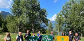 Carovana delle Alpi: consegnata bandiera verde di Legambiente al Parco delle Orobie Valtellinesi.