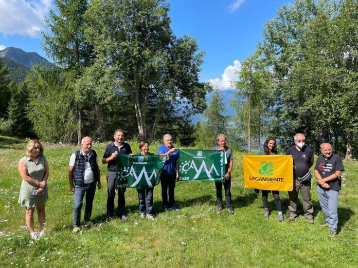 carovana_alpi_bandiera_verde