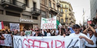 No Green Pass, un altro sabato di protesta a Milano.
