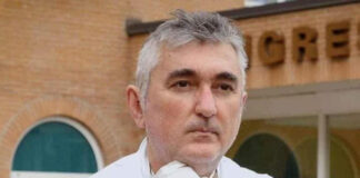 Grande commozione e partecipazione ai funerali di De Donno.