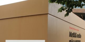 Mettiti nelle mie scarpe, l’opera di Fondazione Empatia in Piazza XXV aprile da sabato 21.