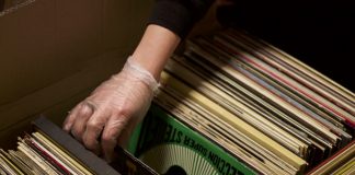 #unafonotecapermilano: dalla classica al pop, dalla lirica al jazz, al via la raccolta fondi dello Spazio Teatro 89 per conservare, tutelare e condividere una collezione di oltre 6.000 vinili.
