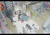 Rapine a negozi, Polizia arresta 2 persone.
