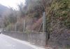 Cade masso in Val Brembana, ferita automobilista.