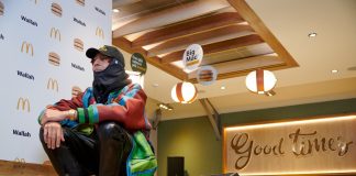 McDonald’s: tutti in fila per il Big Mac in Piazza Duomo e a sorpresa arriva Ghali.